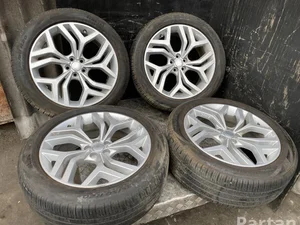 Land Rover K8D2-1007-GA / K8D21007GA Range Rover Evoque II L551 2023 Jantes en alliage complect R20 EJ 8.0 ET40