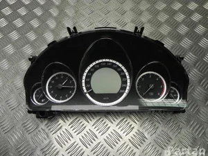 Mercedes-Benz A 212 900 26 10 / A2129002610 E-CLASS Coupe (C207) 2010 Tableau de bord km/h
