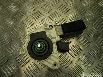 Mercedes-Benz A55383-110 / A55383110 CLA Coupe (C117) 2014 Moteur de lève-vitre Right Rear - Image 1