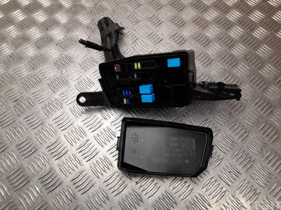 Lexus 82662-33630 / 8266233630 ES VII XZ10 2024 Boîte à fusibles - Image 1