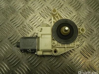 Mercedes-Benz A 222 906 05 01 / A2229060501 S-CLASS (W222, V222, X222) 2015 Moteur de lève-vitre Left Rear - Image 1