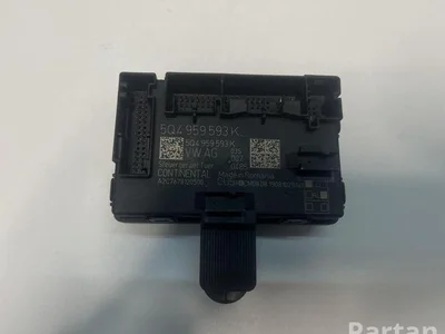 Škoda 5Q4959593K ; A2C7678120500 / 5Q4959593K, A2C7678120500 KAROQ (NU7) 2019 Unité de commande pour porte Right Front - Image 1