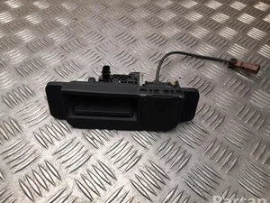 Mercedes-Benz A 222 760 05 93 / A2227600593 S-CLASS (W222, V222, X222) 2015 Poignée de coffre