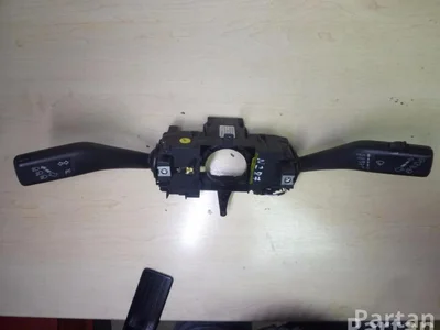 Seat 6RA 953 521 / 6RA953521 TOLEDO IV (KG3) 2013 Multi-switch colonne de direction - Image 1