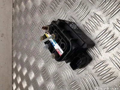 Mercedes-Benz A 099 320 02 00 / A0993200200 E-CLASS (W213) 2020 Valve magnétique - Image 1