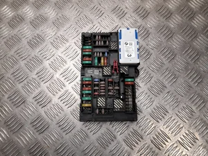 BMW 8734161 3 (G20) 2019 Boîte à fusibles