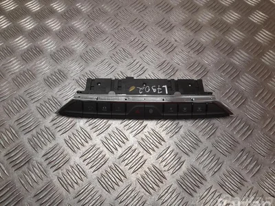 Škoda 5E3925200G Octavia Mk4 2021 Commutateur multiple - Image 1