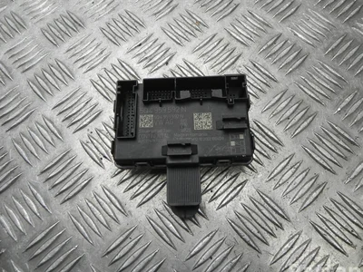 Škoda 5Q4 959 592 N / 5Q4959592N SUPERB III Estate (3V5) 2020 Unité de commande pour porte Right Rear Left Rear Left Front Right Front - Image 1