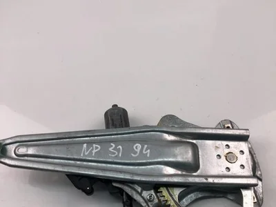 Toyota 8572002440B AURIS (_E18_) 2016 Moteur de lève-vitre Right Rear - Image 1