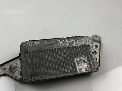 Toyota 89661-0DQ90 / 896610DQ90 YARIS (_P13_) 2013 Unité de contrôle moteur - Image 1