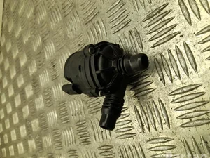 BMW 5A03F46 2 U06 Active Tourer 2022 Pompe à eau supplémentaire