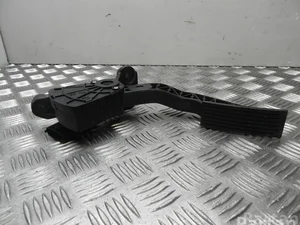 Hyundai 32727-1P200 / 327271P200 ix20 (JC) 2014 Pédale d'accélérateur