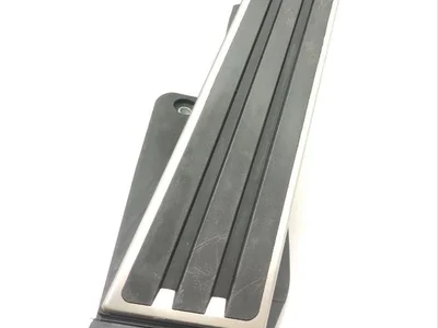 Porsche 997.423.021.01 / 99742302101 PANAMERA (970) 2012 Pédale d'accélérateur - Image 1