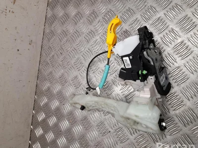 Hyundai 813D0BE010 Kona II 2024 Serrure de porte Right Front - Image 1