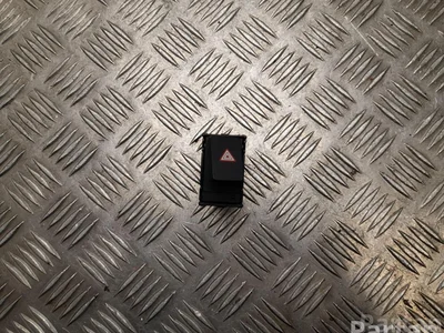 Lexus 15F638 UX (ZA10) 2021 Éclairage d'urgence / interrupteur de danger - Image 1