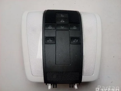 Mercedes-Benz A 204 906 30 02 / A2049063002 C-CLASS (W204) 2012 Lumière intérieure - Image 1