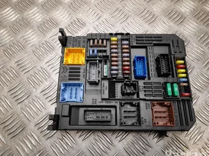 Opel 9832881080 Corsa F 2020 Boîte à fusibles