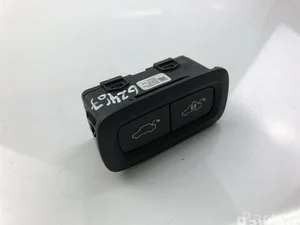 Volvo 31674801 XC60 II (246) 2018 Boot lid/tailgate button