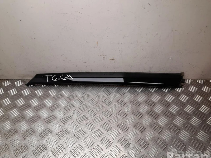 Molding 768366PA0B Nissan JUKE 2021 - €30