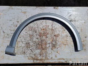 Ford L1TBS16D238B Puma 2020 Listwa ozdobna/ochronna nadkola z przodu po prawej