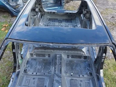 BMW 1 (F70) 2025 Roof - Image 1