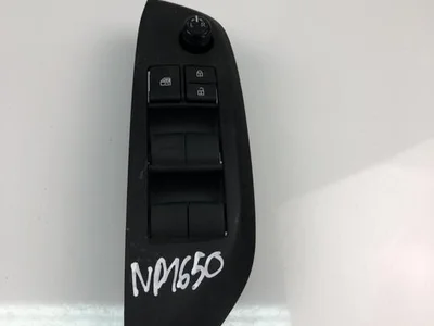 Toyota 84040-0D020 / 840400D020 Yaris Cross XP210 2022 Bouton de lève-vitre Left Front - Image 1