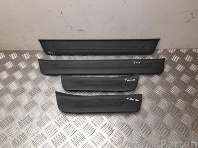 Kia 85874-D4000, 85889-D4000, 85884-D4000, 85879-D4000 / 85874D4000, 85889D4000, 85884D4000, 85879D4000 OPTIMA Sportswagon 2017 Bordure de seuil de porte complect - Image 1