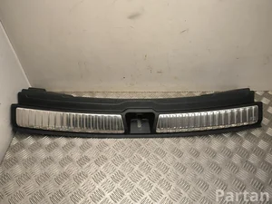 Audi 8MA864483A Q5 GUB 2025 Panelė bagažinės spynos kilpos