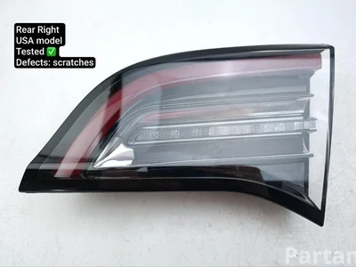 Gebrauchtes Original Tesla MODEL 3 2018 Rückleuchte USA rechts - Bild 1