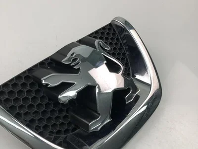 Peugeot 9686/4166 / 96864166 5008 2012 Insigne/emblème - Image 1