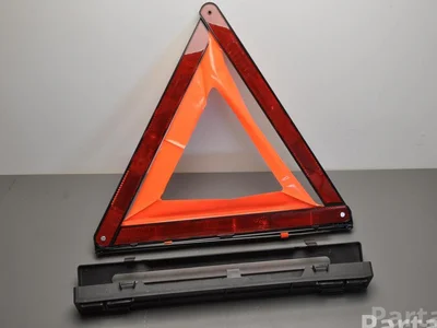 Mercedes-Benz A0008900597 ; A1718900197 / A0008900597, A1718900197 C-CLASS (W205) 2015 Éclairage d'urgence / interrupteur de danger - Image 1