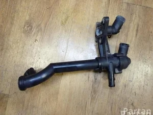 Volkswagen 03C 121 111 B, 03E 121 026 B / 03C121111B, 03E121026B POLO (6R, 6C) 2010 Boîtier du thermostat