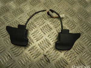 Toyota 636-3Z18, 636-3Z19 / 6363Z18, 6363Z19 VERSO S (_P12_) 2012 Przyciski na kierownicy