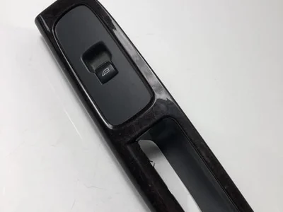 Volvo 30658448 V50 (MW) 2010 Bouton de lève-vitre - Image 1