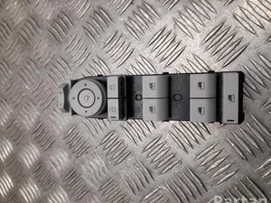 Hyundai 299253648, 231205C0028 Kona II 2024 Bouton de lève-vitre