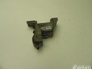 Mercedes-Benz A 204 490 07 40 / A2044900740 E-CLASS (W212) 2010 Support