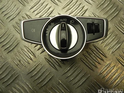 Mercedes-Benz A 205 905 60 00 / A2059056000 C-CLASS (W205) 2014 Interrupteur de lumière - Image 1