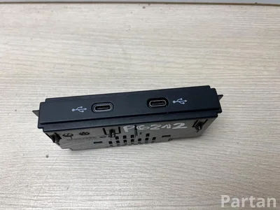 Volkswagen 5NA035736 TIGUAN (AD1) 2021 Multimedia interface box with control unit - Image 1