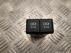 Toyota 85532-33010 / 8553233010 Camry XV70 2020 Périphérique d'entrée USB