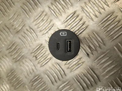 Ford USA MU5T-19J211-GA / MU5T19J211GA Mustang Mach-E 2022 Périphérique d'entrée - Image 1