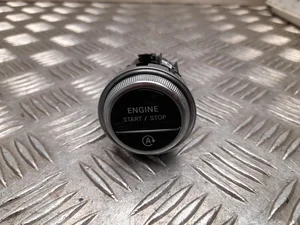 Mercedes-Benz A 223 905 13 00 / A2239051300 C-Class estate (S206) 2022 Bouton start-stop