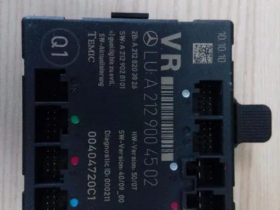 Mercedes-Benz A 212 900 45 02 / A2129004502 C-CLASS (W204) 2010 Unité de commande pour porte - Image 1