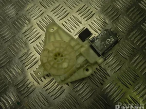 Volkswagen 5Q4 959 801 D / 5Q4959801D PASSAT Variant (3G5) 2016 Moteur de lève-vitre Right Rear