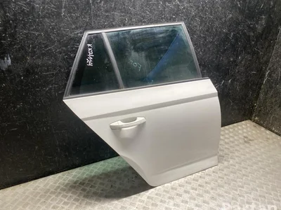 Škoda FABIA III Estate (NJ5) 2018 Porte Right Rear - Image 1