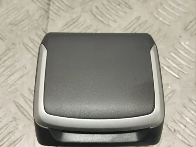 BMW 7 (G11, G12) 2016 Cendrier - Image 1