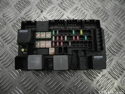 Jaguar EW93-14N030-AA / EW9314N030AA XJ (X351) 2016 Boîte à fusibles - Image 1
