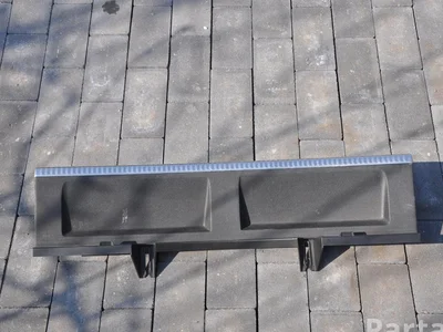 Audi 8W864483 ; 8W864483C ; 8W864513C / 8W864483, 8W864483C, 8W864513C A5 Sportback (F5A) 2019 Couvercle pour porte-cadenas - Image 1