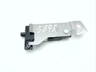 Aston Martin 9G4318C847AA VIRAGE Volante 2012 Antennenverstärker - Bild 1