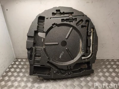 Audi 82A 012 109 E / 82A012109E A1 Sportback 2020 Skrzynka z narzędziami - Zdjęcie 1