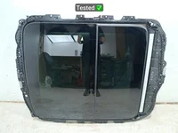 Audi 1739493G, 1045881, 3G58777795, 89A907594BC, 83A.877.041.F / 1739493G, 1045881, 3G58777795, 89A907594BC, 83A877041F Q8 e-tron 2024 Schiebedach